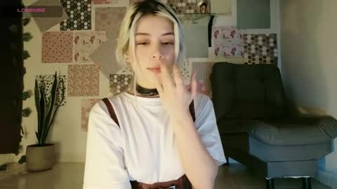 luckysapphire777 online show from April 2026 11:49:02 AM