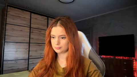 Snapshot of lucretiareisen chatting on April 2026 03:13:01 PM EmmaEmbers online show from April 2026 03:13:01 PM