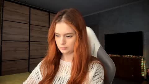 Snapshot of lucretiareisen chatting on April 2026 03:12:01 PM EmmaEmbers online show from April 2026 03:12:01 PM
