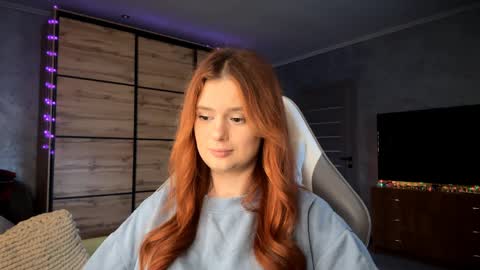 Snapshot of lucretiareisen chatting on April 2026 03:06:01 PM EmmaEmbers online show from April 2026 03:06:01 PM
