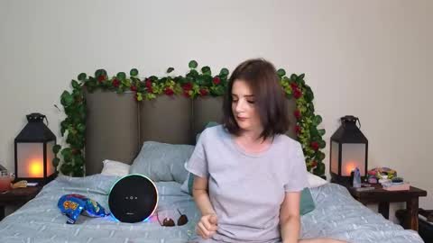 Lucy online show from January 2026 09:06:02 PM