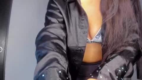   online show from October 2025 04:07:02 AM