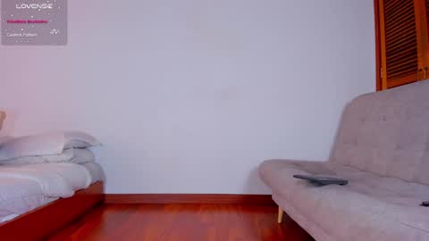 Hello my name is Lucy nice to meet you  thumb up is important for me kisses     online show from March 2025 06:01:02 PM