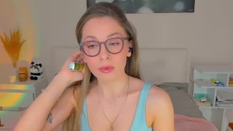 Snapshot of lucy__ray chatting on December 2024 12:00:02 PM lucy__ray online show from December 2024 12:00:02 PM