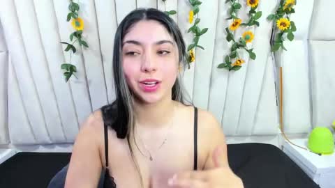 lucy_anal_ online show from September 2025 06:18:02 PM