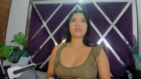 Snapshot of lucy_asm chatting on May 2026 02:14:01 PM Lucia online show from May 2026 02:14:01 PM