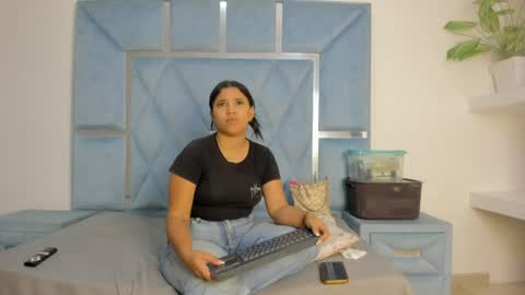 Snapshot of lucy_asm chatting on June 2026 01:47:01 PM Lucia online show from June 2026 01:47:01 PM