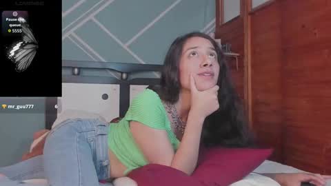 Lucy Herrera online show from November 2025 12:21:01 AM