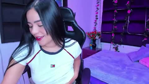 lucy_brunno online show from December 2025 12:44:02 PM