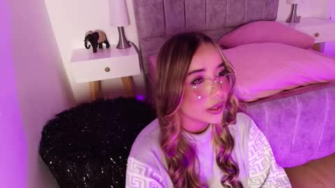 Snapshot of lucy_carson chatting on March 2026 03:45:02 AM lucy online show from March 2026 03:45:02 AM