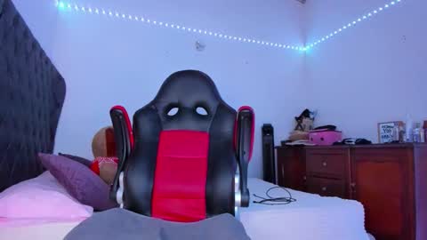 lucy online show from November 2025 10:15:02 PM