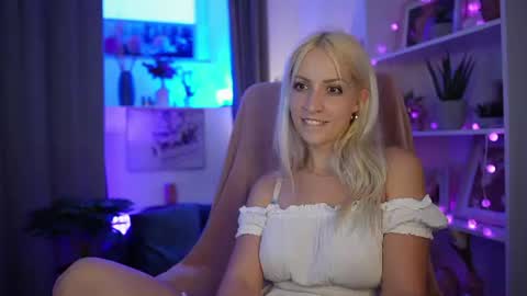 Snapshot of lucy_cutie_ chatting on June 2026 06:34:01 PM Cutie Lucy online show from June 2026 06:34:01 PM