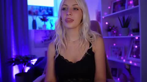 Snapshot of lucy_cutie_ chatting on June 2026 06:03:01 PM Cutie Lucy online show from June 2026 06:03:01 PM