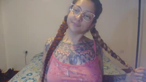 Lucia online show from December 2025 08:49:02 PM