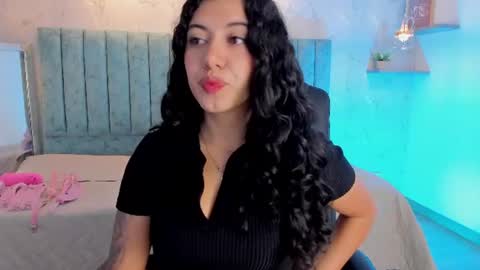 Snapshot of lucy_greys_ chatting on June 2026 12:47:02 PM Lucy Greys online show from June 2026 12:47:02 PM