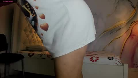 Snapshot of lucy_milf_474 chatting on January 2026 12:10:02 PM Lucy online show from January 2026 12:10:02 PM