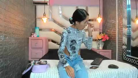 Lucy unlimit come back here  online show from April 2026 02:06:01 PM