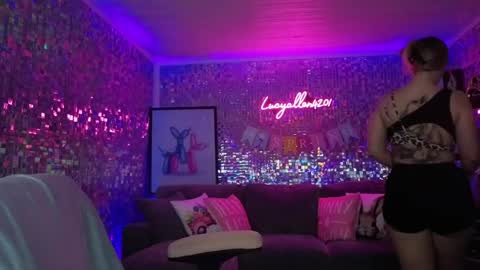 lucyallen4201 online show from April 2026 10:10:01 AM