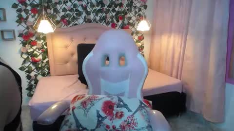 Lucy Cute online show from November 2025 01:58:01 PM