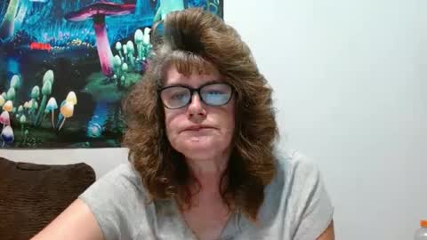 lucylling online show from September 2025 01:46:01 PM