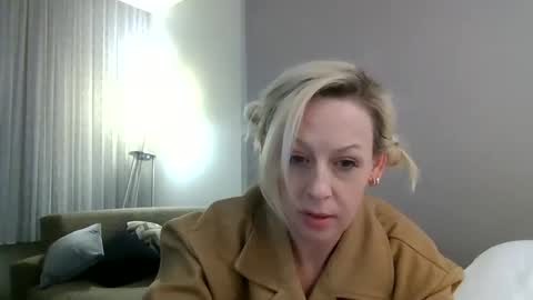 Snapshot of lucyloveslookers78240 chatting on December 2024 10:35:02 AM Lucy Loves Lookers online show from December 2024 10:35:02 AM