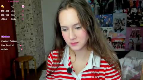 Snapshot of lucyrose33 chatting on October 2025 04:22:01 PM Lucy Rose online show from October 2025 04:22:01 PM