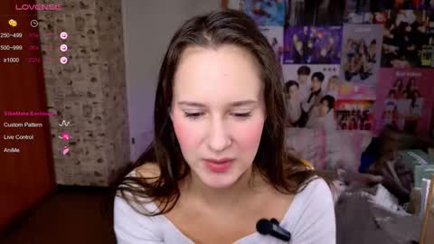 Snapshot of lucyrose33 chatting on November 2025 03:55:02 PM Lucy Rose online show from November 2025 03:55:02 PM