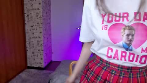 Snapshot of lucyrose33 chatting on December 2025 02:11:01 PM Lucy Rose online show from December 2025 02:11:01 PM