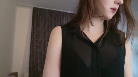 Snapshot of lucyrose33 chatting on February 2026 02:14:01 PM Lucy Rose online show from February 2026 02:14:01 PM