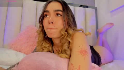 Lucy online show from September 2025 04:48:02 AM