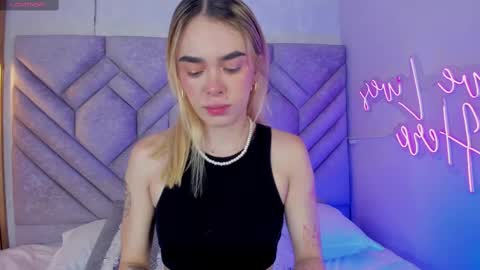 Snapshot of lucyvegaa1 chatting on December 2024 11:44:01 AM Lucy Vega online show from December 2024 11:44:01 AM