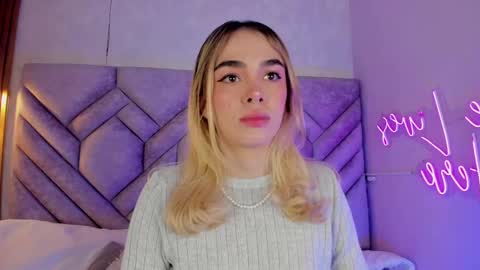 Snapshot of lucyvegaa1 chatting on December 2024 11:40:01 AM Lucy Vega online show from December 2024 11:40:01 AM