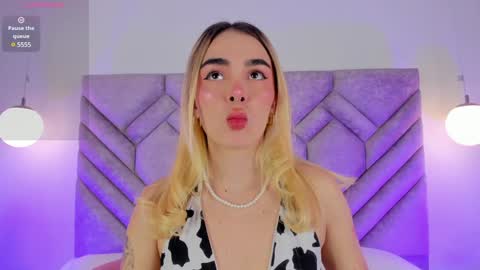 Snapshot of lucyvegaa1 chatting on January 2025 03:49:02 AM Lucy Vega online show from January 2025 03:49:02 AM