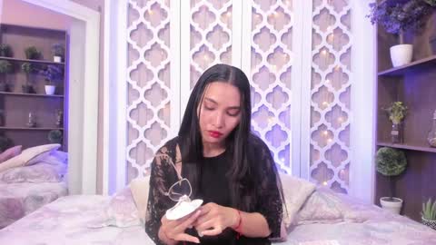 Lucy Liiu online show from January 2025 08:10:02 PM