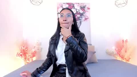 Lucy Liiu online show from October 2025 11:55:02 AM