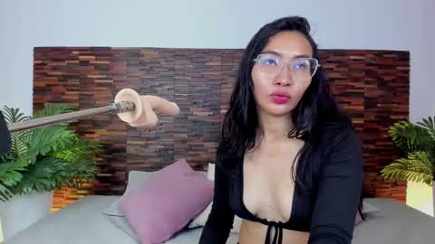 Snapshot of lucyy_liiu chatting on March 2026 12:05:01 AM Lucy Liiu online show from March 2026 12:05:01 AM