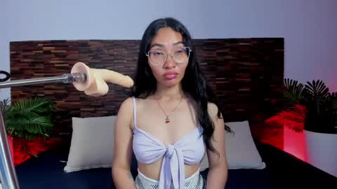 Snapshot of lucyy_liiu chatting on April 2026 10:05:02 PM Lucy Liiu online show from April 2026 10:05:02 PM