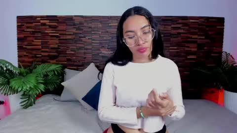 Snapshot of lucyy_liiu chatting on April 2026 12:03:02 AM Lucy Liiu online show from April 2026 12:03:02 AM