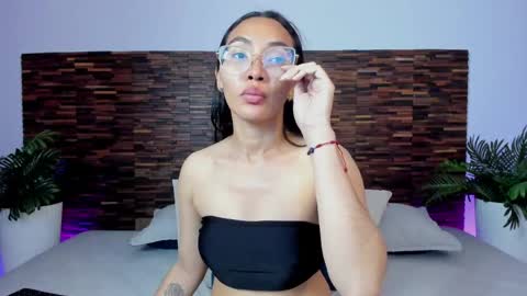 Snapshot of lucyy_liiu chatting on May 2026 11:21:01 PM Lucy Liiu online show from May 2026 11:21:01 PM