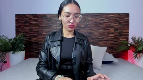 Snapshot of lucyy_liiu chatting on May 2026 08:25:01 PM Lucy Liiu online show from May 2026 08:25:01 PM