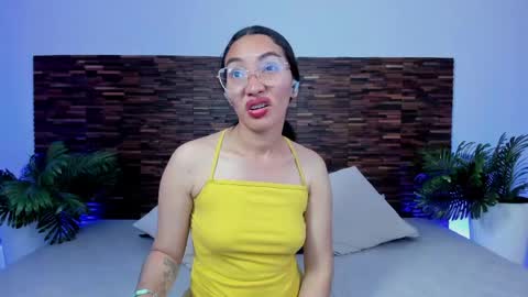 Snapshot of lucyy_liiu chatting on May 2026 09:21:02 PM Lucy Liiu online show from May 2026 09:21:02 PM