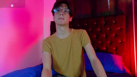 Lui online show from June 2026 07:52:02 PM