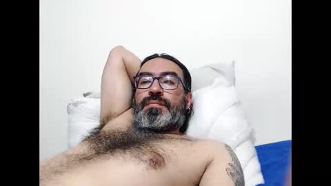 Snapshot of luis2988z chatting on May 2026 11:11:01 PM Hairyman online show from May 2026 11:11:01 PM