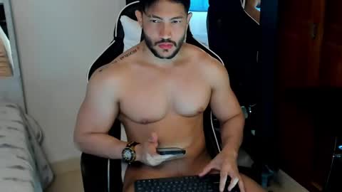 luis_baptista online show from December 2024 08:18:01 PM