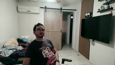 luis_flr online show from February 2026 03:10:02 PM