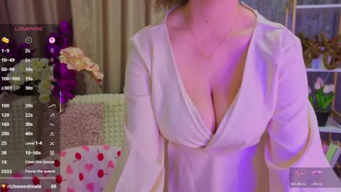 Snapshot of luisa_rosee chatting on May 2026 07:22:01 PM Luisa Rosee online show from May 2026 07:22:01 PM