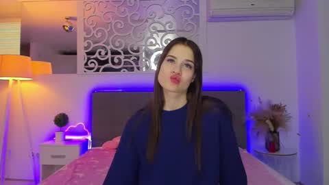 LuisaClover online show from February 2026 01:20:01 PM
