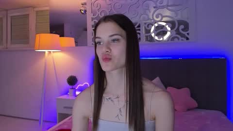 LuisaClover online show from March 2026 07:39:01 PM