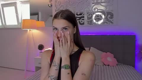 LuisaClover online show from July 2026 12:24:02 PM