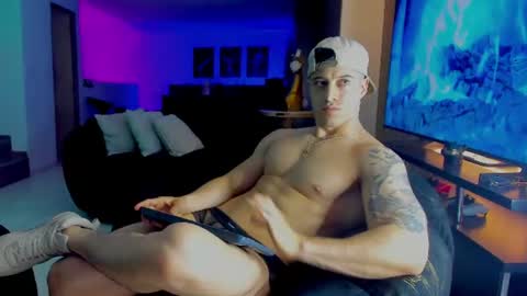 Snapshot of lukas_green1 chatting on July 2026 05:32:02 AM Lukas Green online show from July 2026 05:32:02 AM